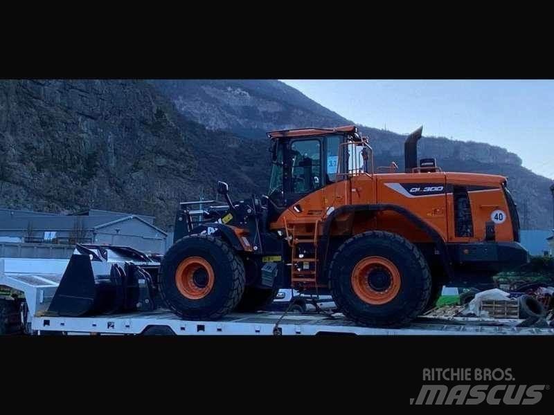 Doosan DL300 轮式装载机