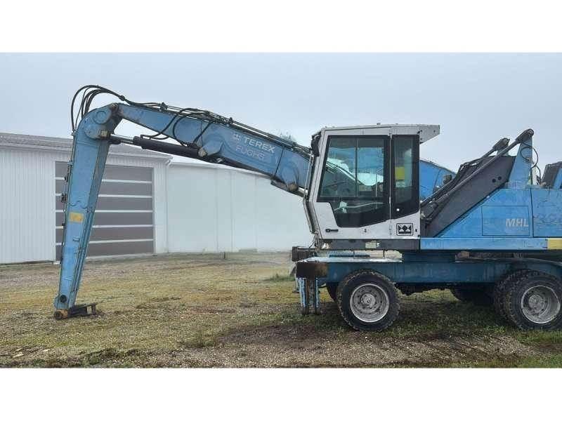 Fuchs MHL320 工业挖掘机