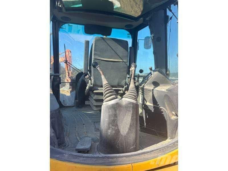 JCB 4CX 反铲装载机