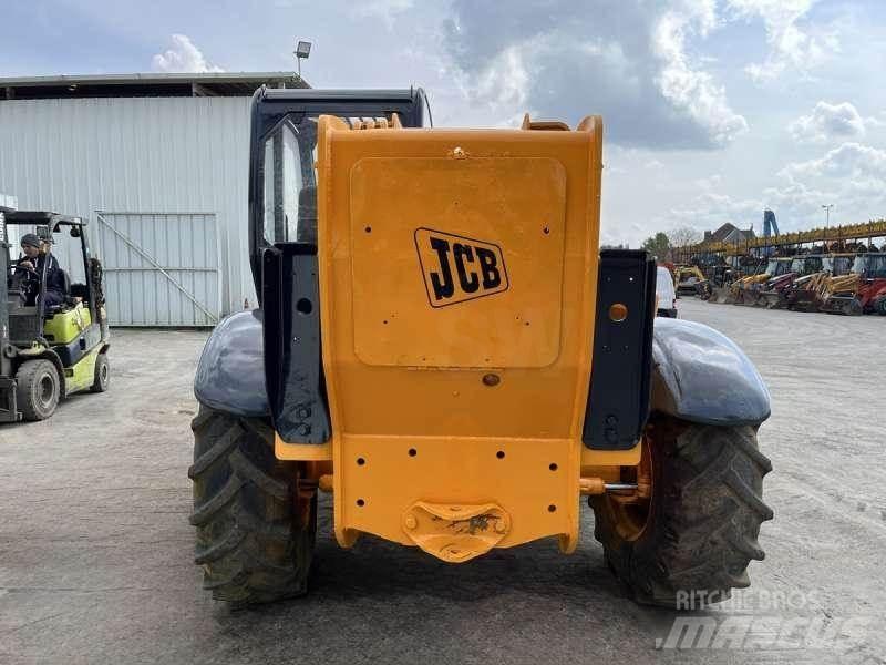 JCB 532-120 伸缩臂叉装车|叉装车