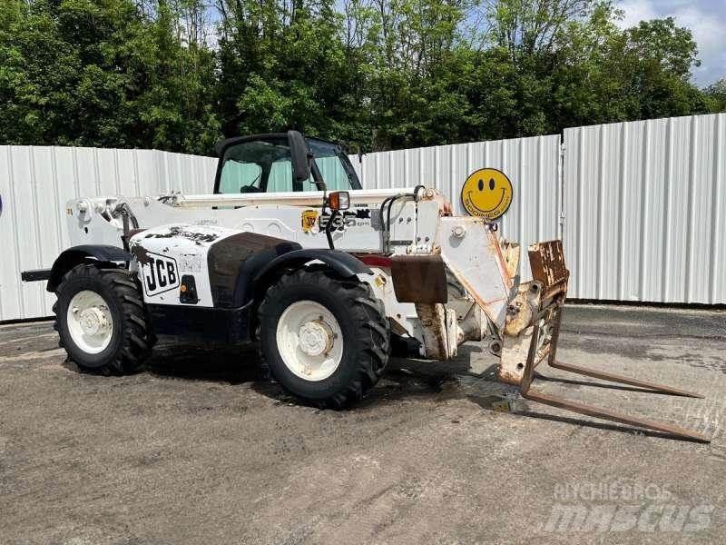 JCB 535-125 伸缩臂叉装车|叉装车