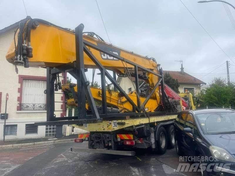JCB JS360 组装挖掘机
