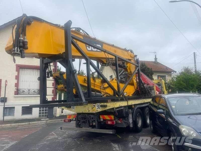 JCB JS360 组装挖掘机