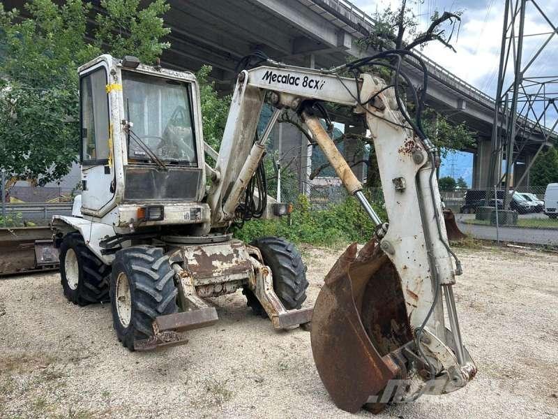 Mecalac 8CXI 轮式挖掘机