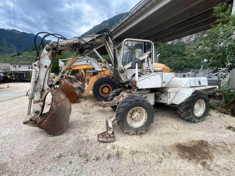 Mecalac 8CXI 轮式挖掘机