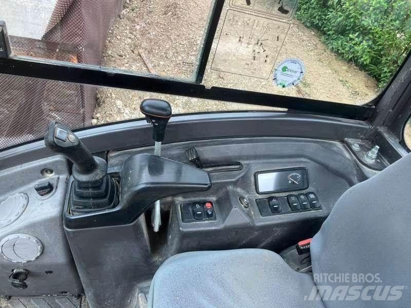 Volvo ECR25D 小型挖掘机