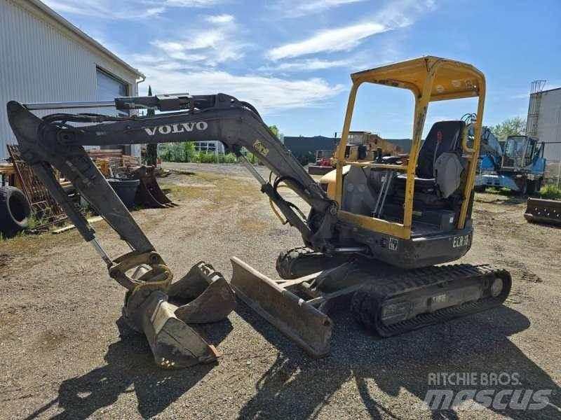 Volvo ECR38 小型挖掘机