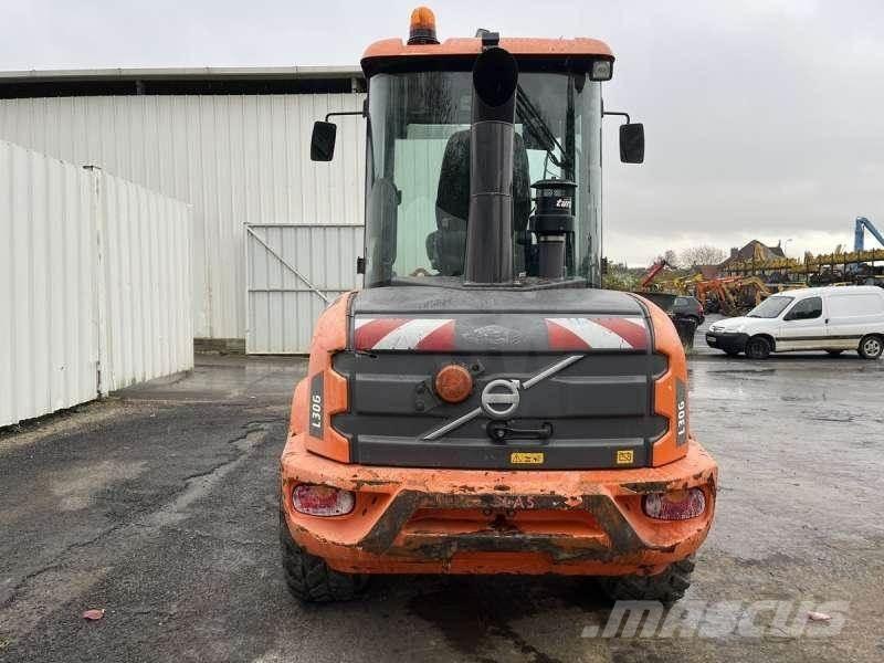 Volvo L30G 小型装载机