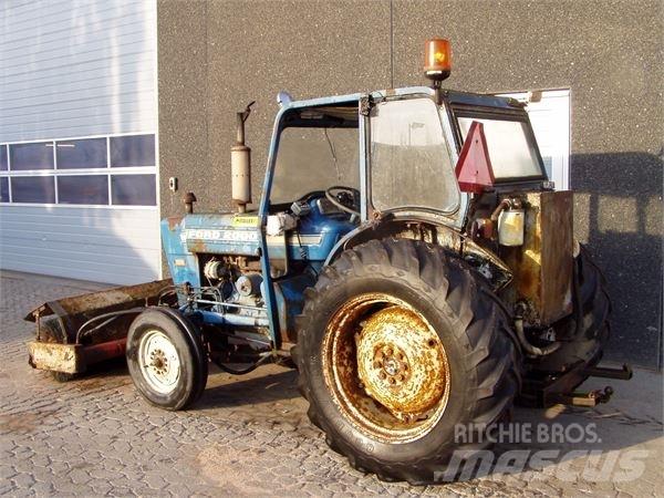 Ford 2000 拖拉机/农用车