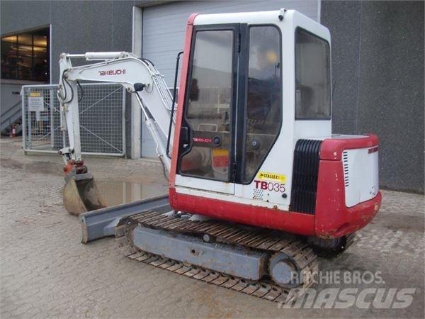 Takeuchi TB035 小型挖掘机