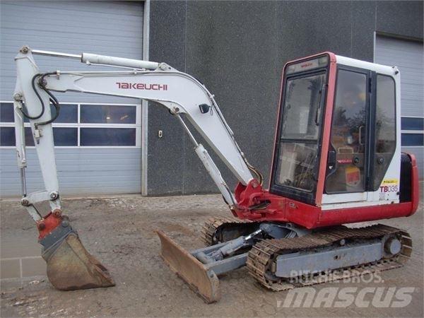 Takeuchi TB035 小型挖掘机