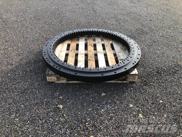 CAT 325 BL 底盘和悬架