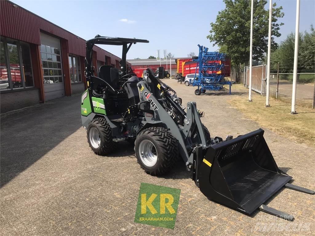 GiANT G2200E 前装载和挖掘机