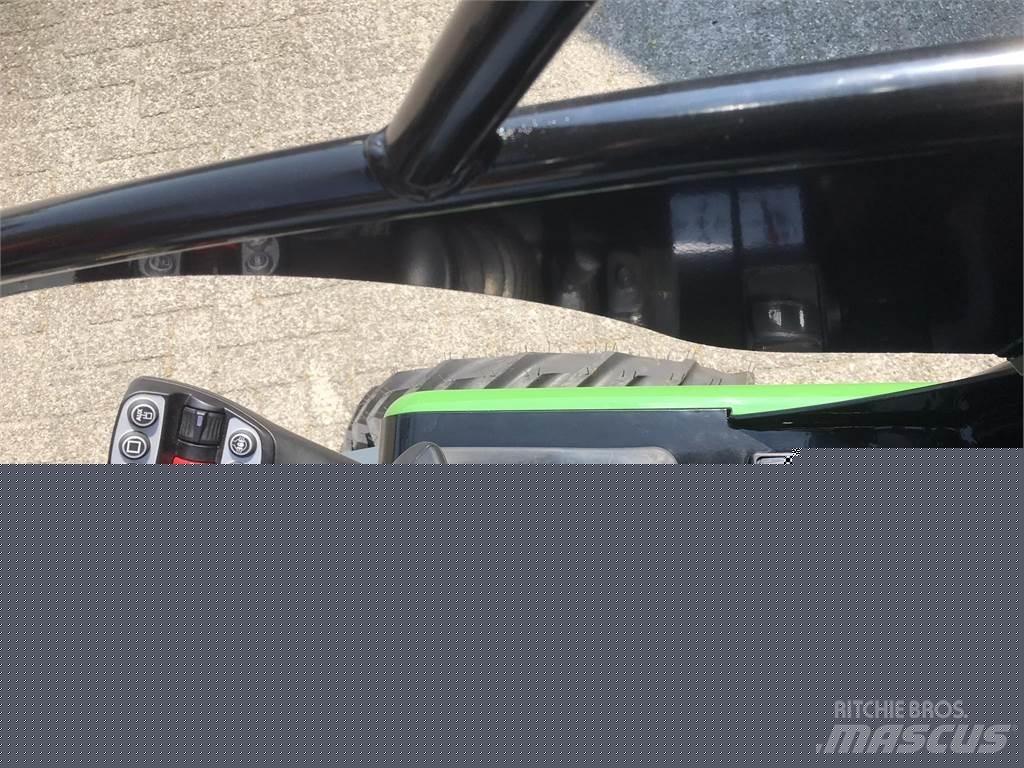 GiANT G2200E 前装载和挖掘机