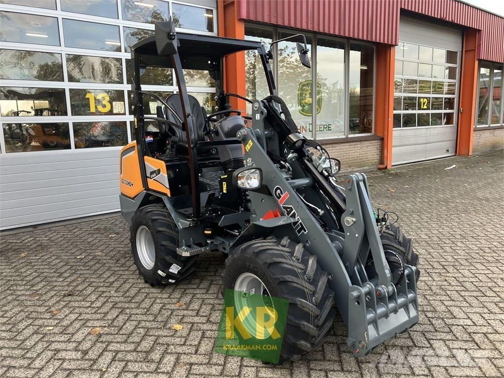 GiANT G2700 HD+ 前装载和挖掘机