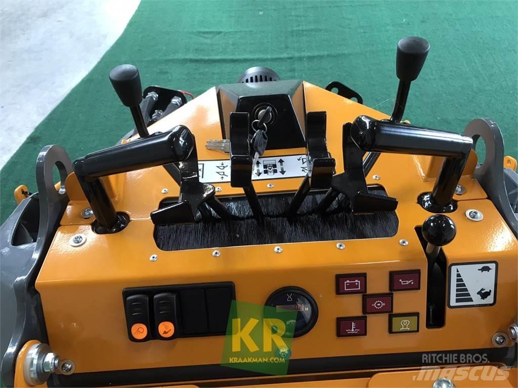 GiANT SK252D 前装载和挖掘机