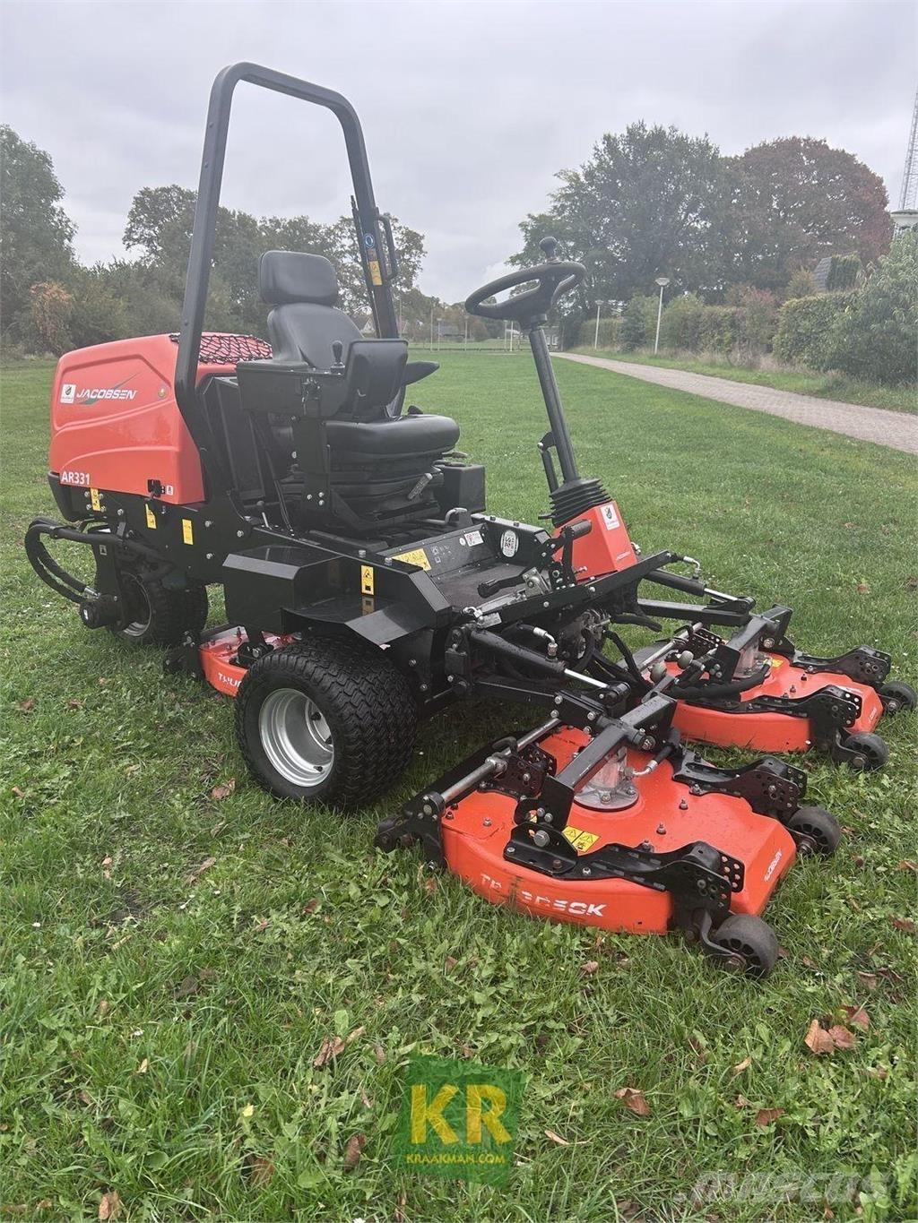 Jacobsen AR331 长草、修正和环绕割草机
