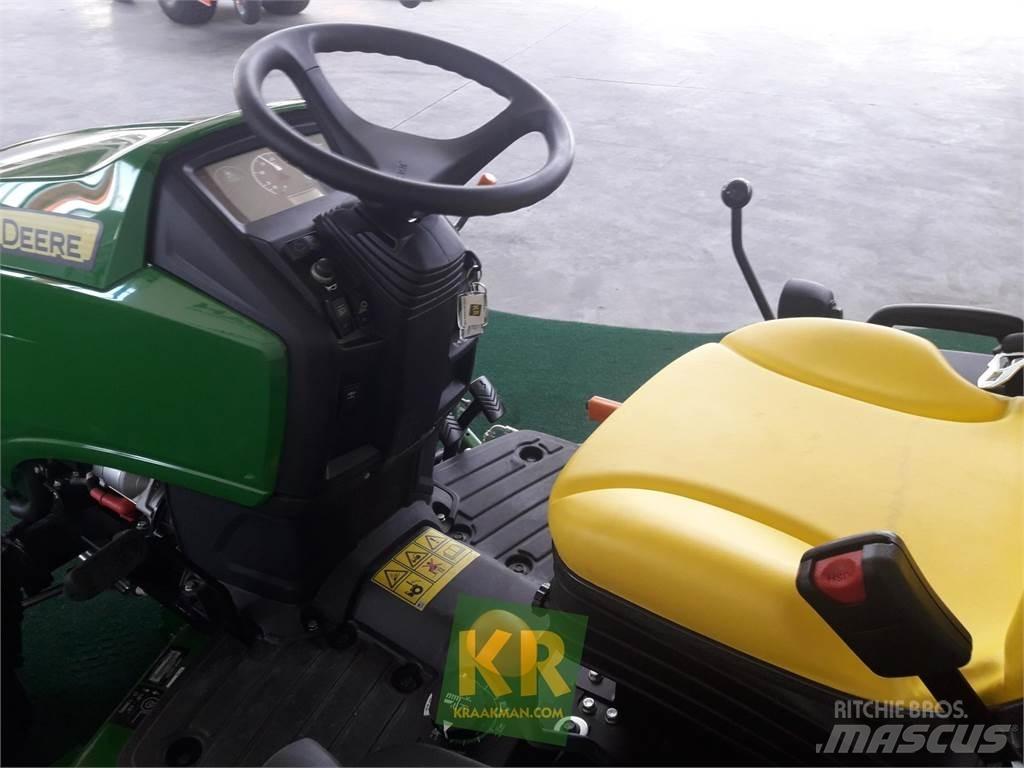 John Deere 1026R 小型拖拉机