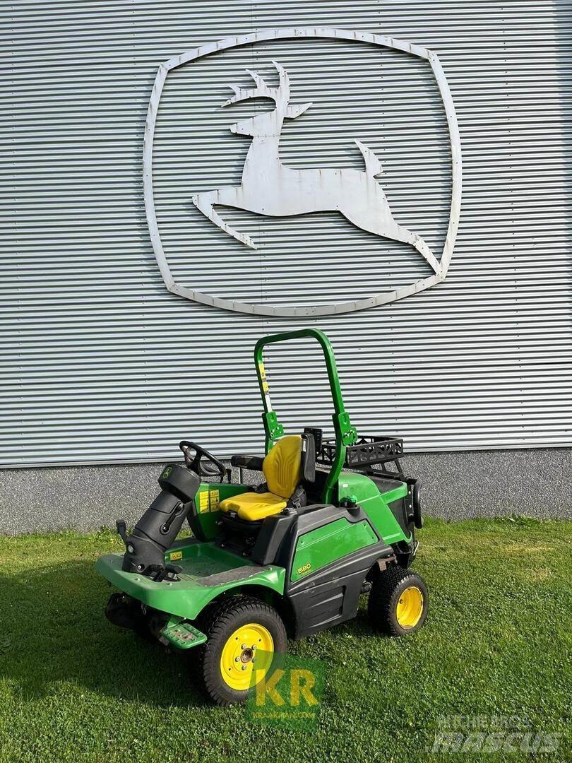 John Deere 1580 长草、修正和环绕割草机