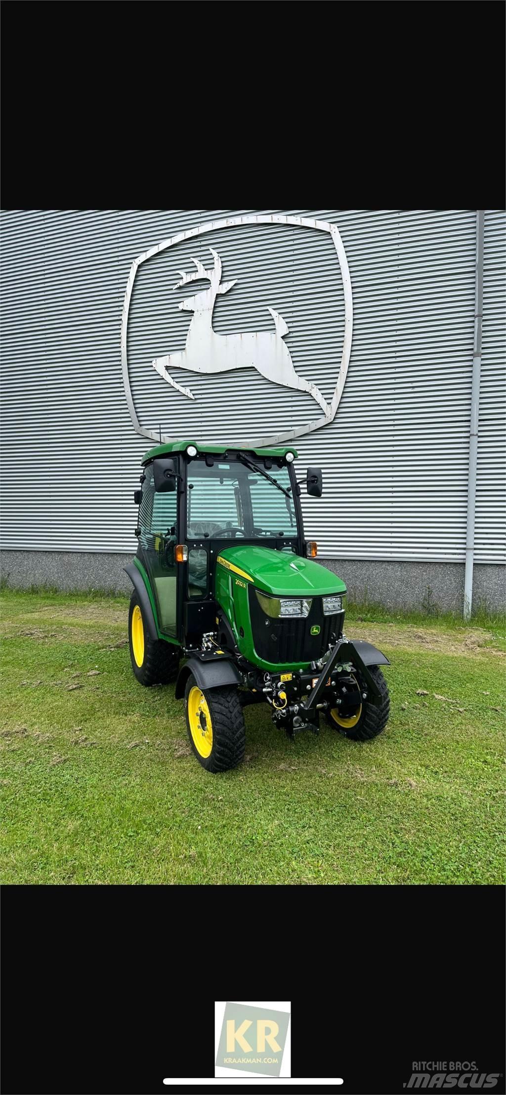 John Deere 2032R 小型拖拉机