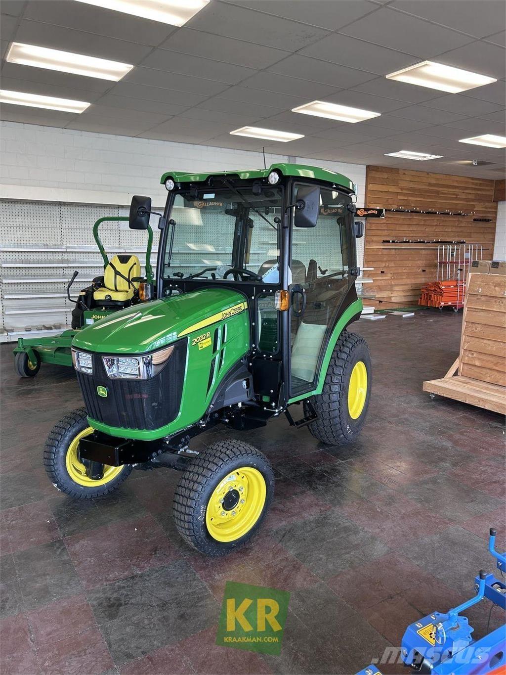 John Deere 2032R 小型拖拉机