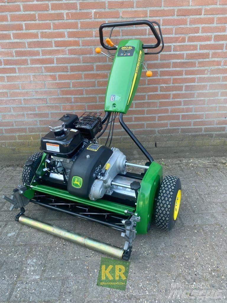 John Deere 260 果岭剪草机