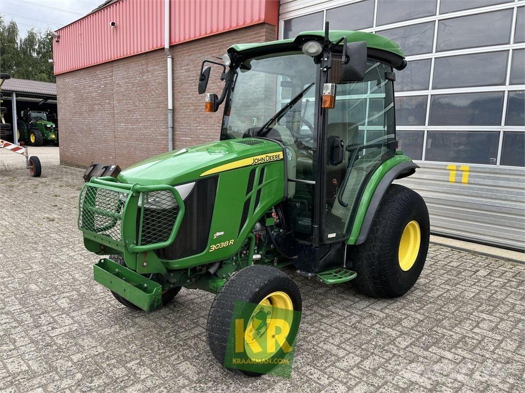 John Deere 3038R 小型拖拉机