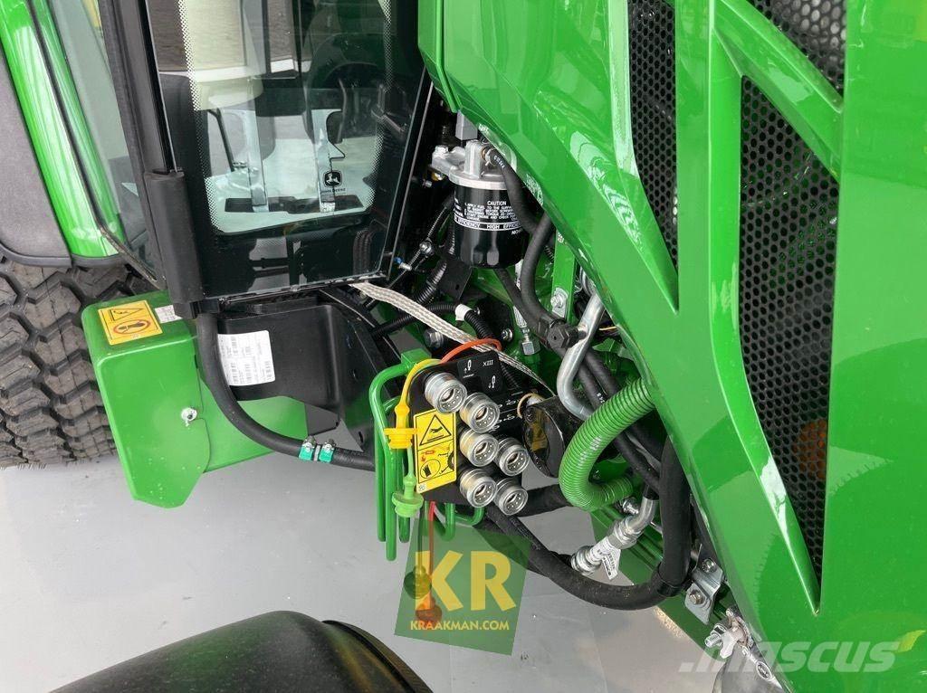John Deere 4066R 小型拖拉机