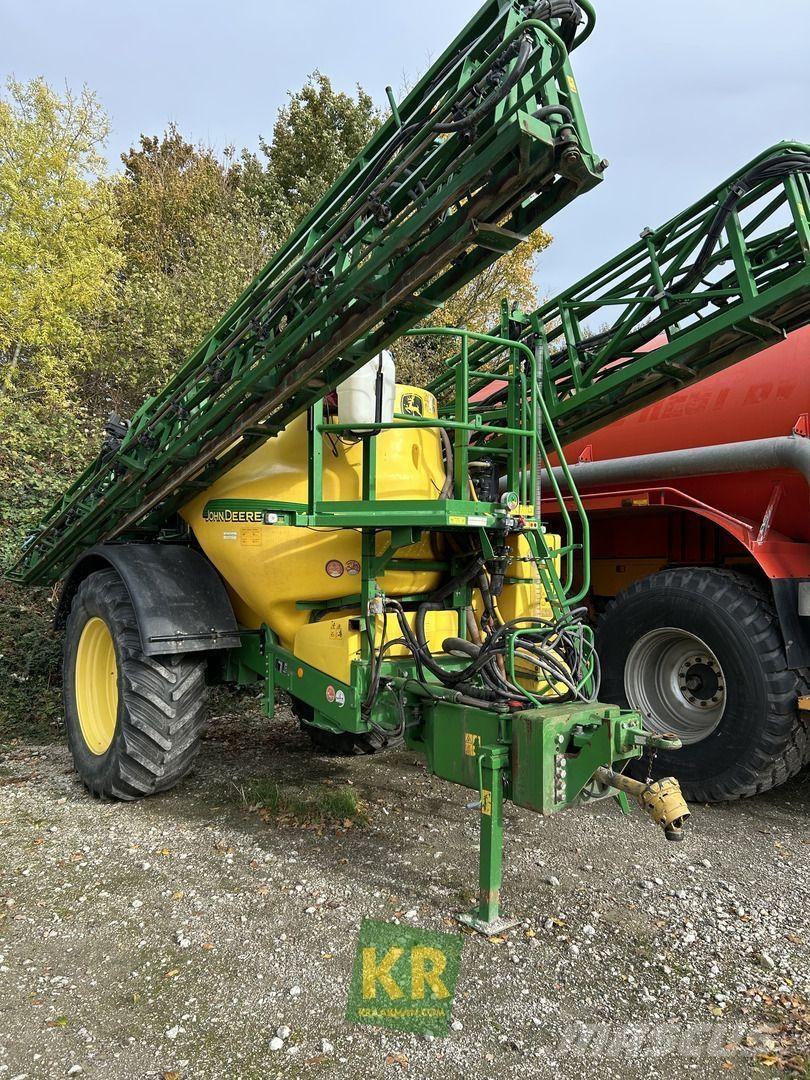 John Deere 840 自走式喷雾机