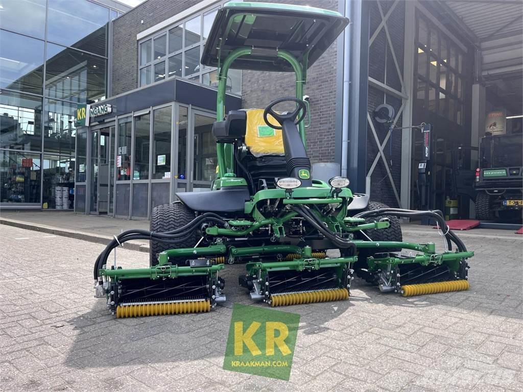 John Deere 8700A 果岭剪草机