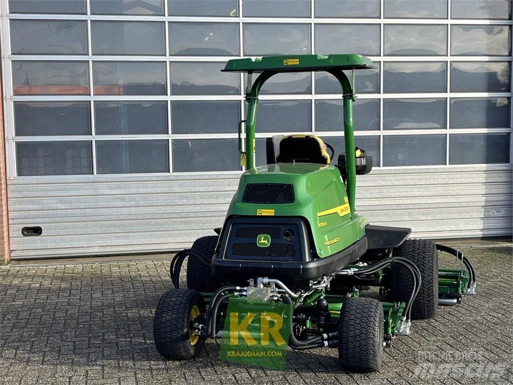 John Deere 8700A 果岭剪草机