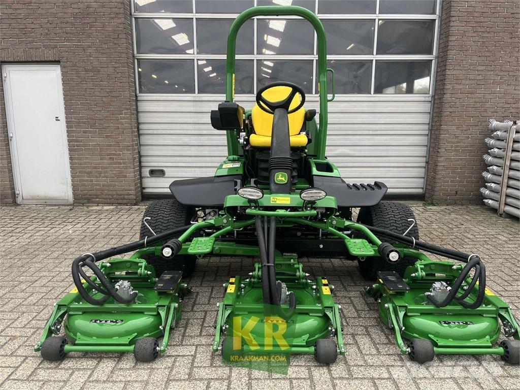 John Deere 9009A 长草、修正和环绕割草机