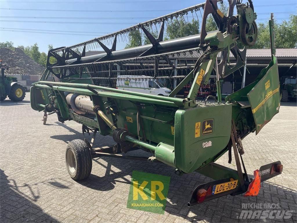 John Deere CTS 联合收割机