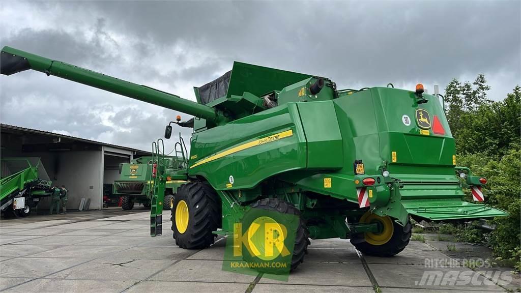 John Deere W650 联合收割机