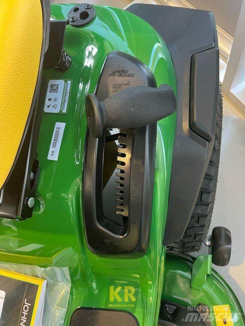 John Deere X127 骑乘式割草机