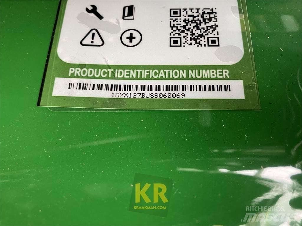 John Deere X127 骑乘式割草机