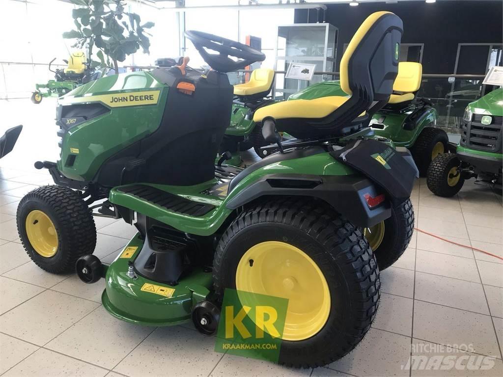 John Deere X167 骑乘式割草机