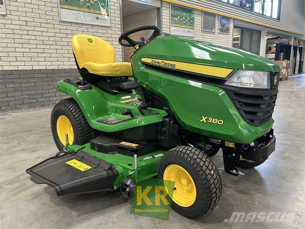 John Deere X380 骑乘式割草机