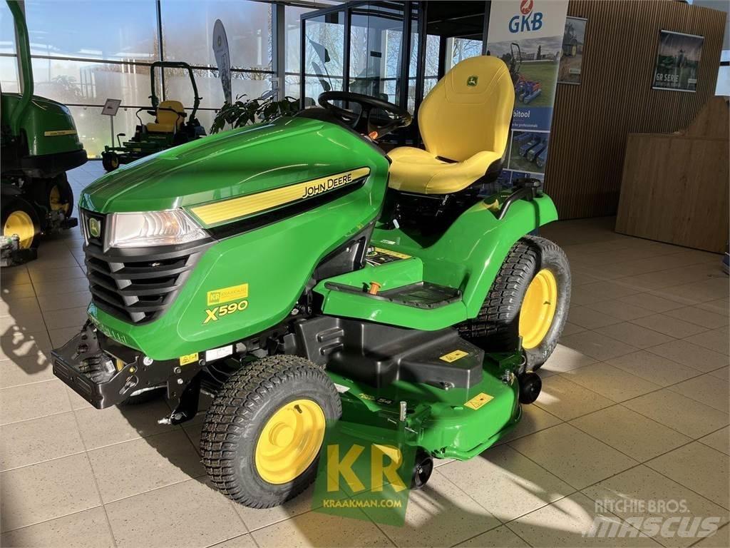 John Deere X590 骑乘式割草机