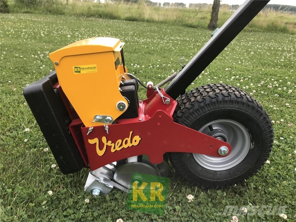 Vredo Turf Buddy 条播机