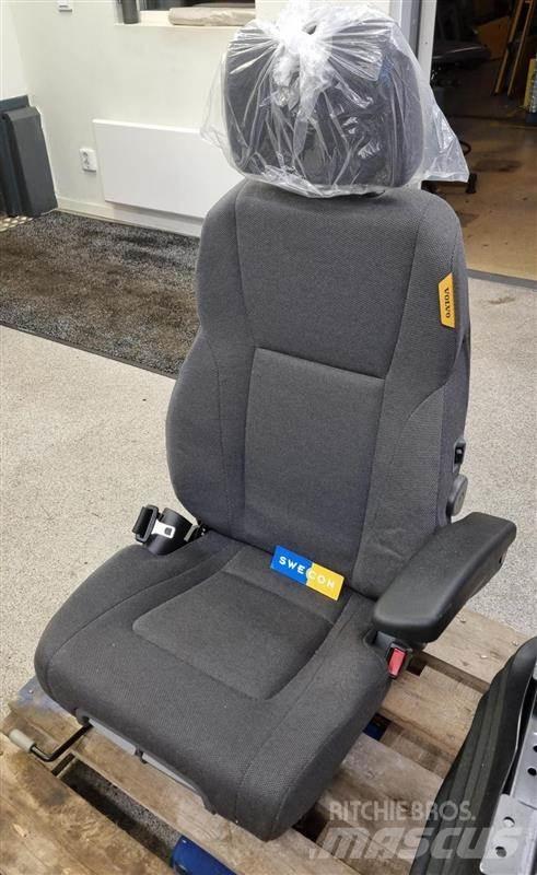 Volvo STOL 驾驶室与内部