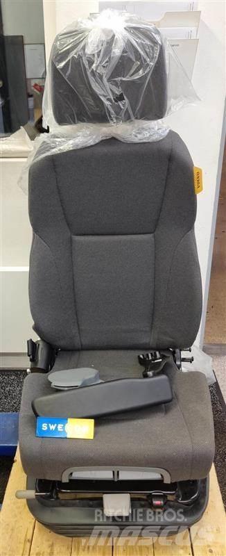 Volvo STOL 驾驶室与内部