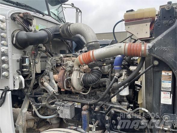 Peterbilt 388 牵引车
