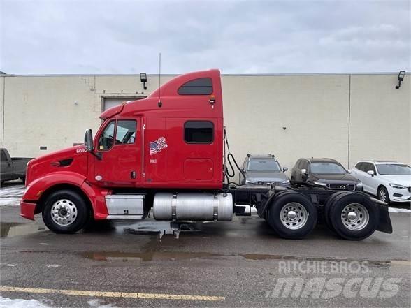 Peterbilt 587 牵引车