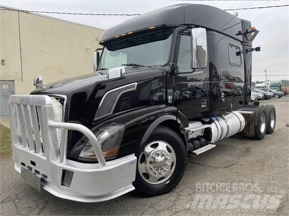 Volvo VNL64T730 牵引车