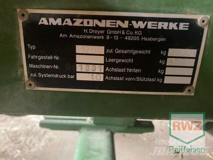 Amazone UF 1200 牵引式喷雾机