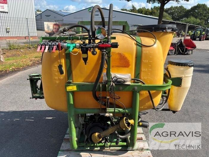 Amazone US 804 T 牵引式喷雾机