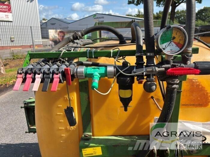 Amazone US 804 T 牵引式喷雾机
