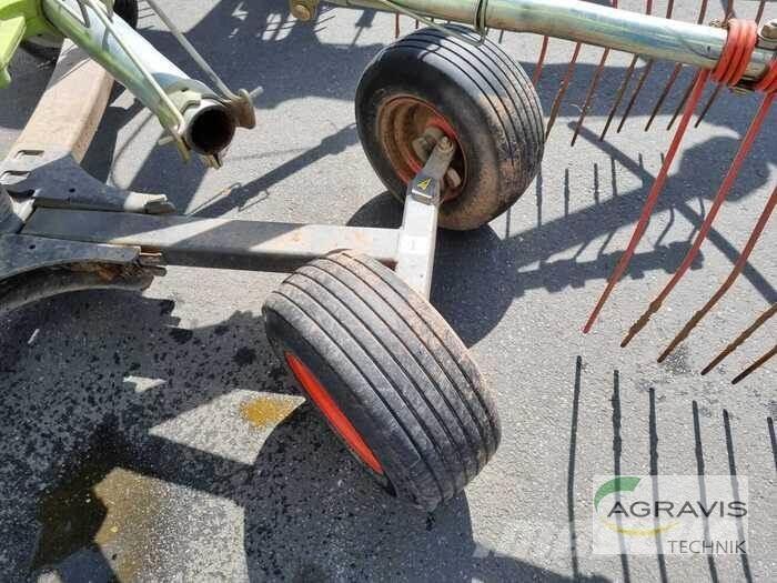 CLAAS LINER 2700 犁耙和摊草机