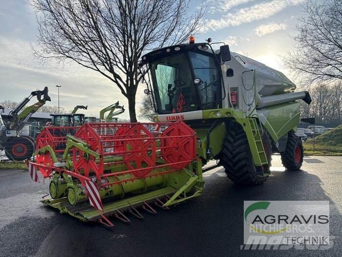 CLAAS TUCANO 420 联合收割机